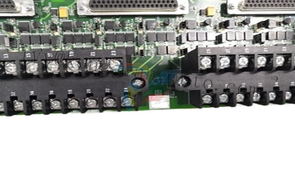 GE DS3800NFLA1C1C - Analog I/O module for industrial control